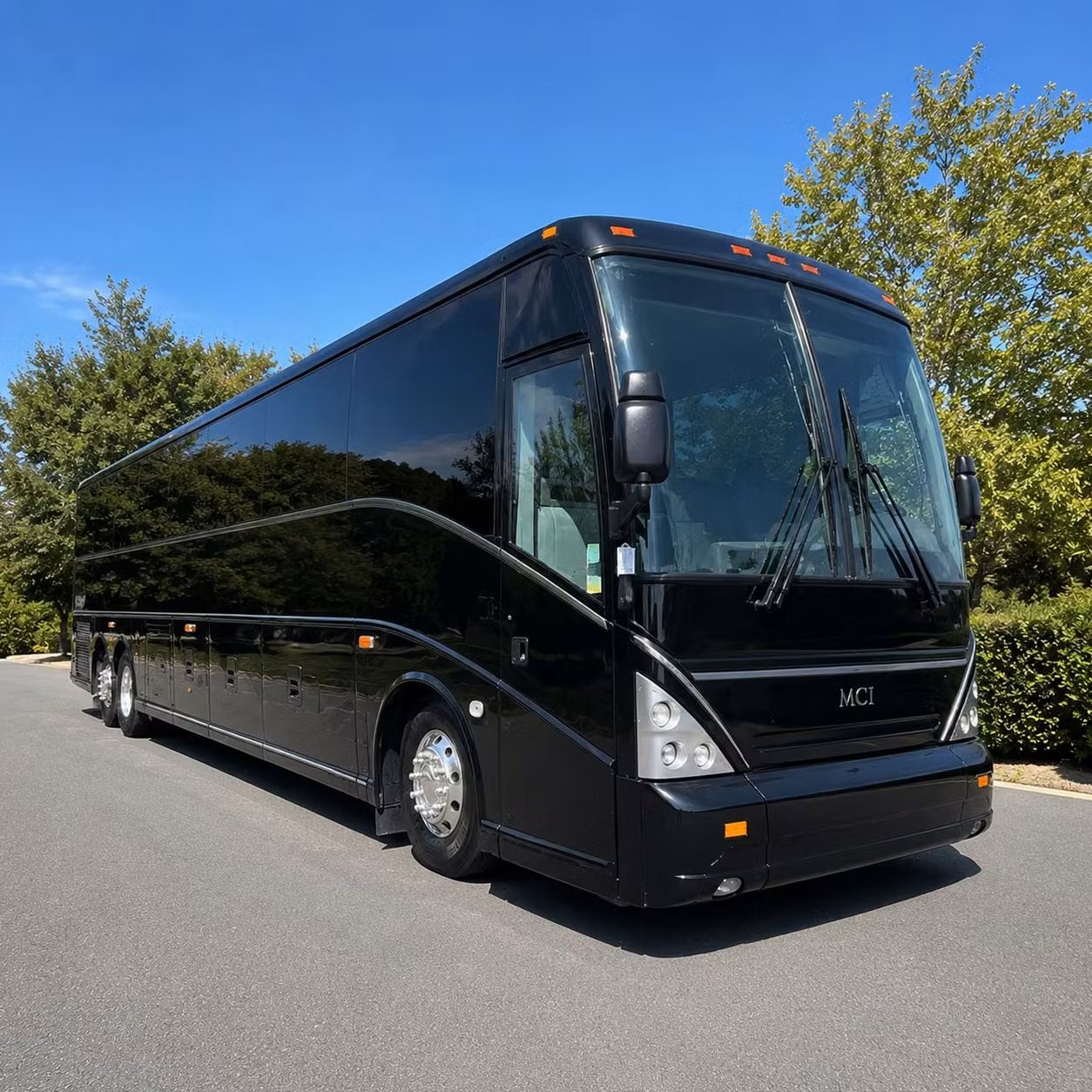 construction crew and worksite shuttle services available for mesa projects