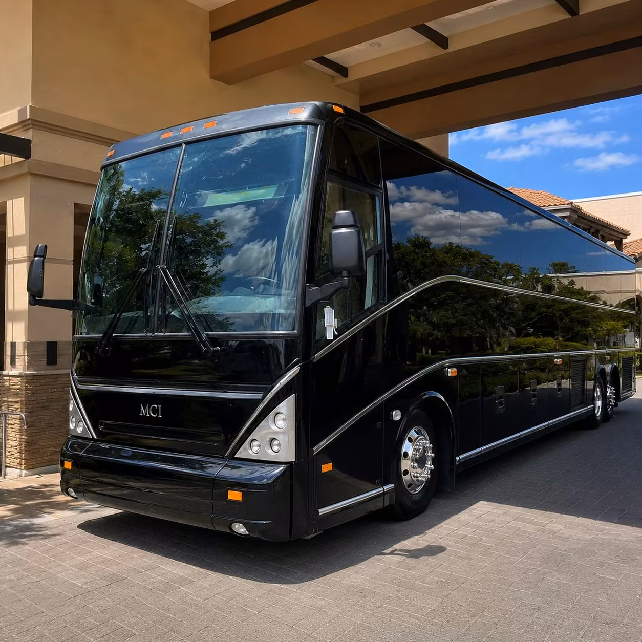 convention and conference shuttle bus rentals in mesa keep attendees on schedule